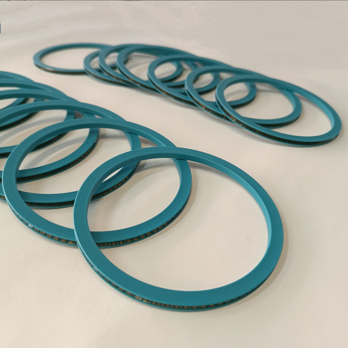 端面外向泛塞封