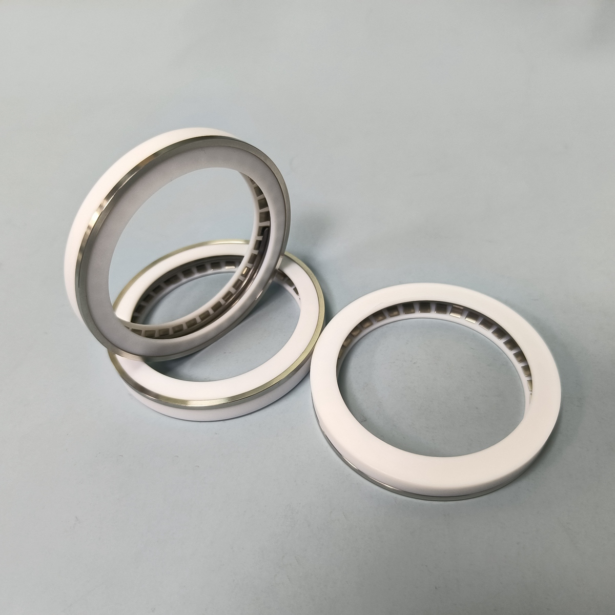 端面内向泛塞封